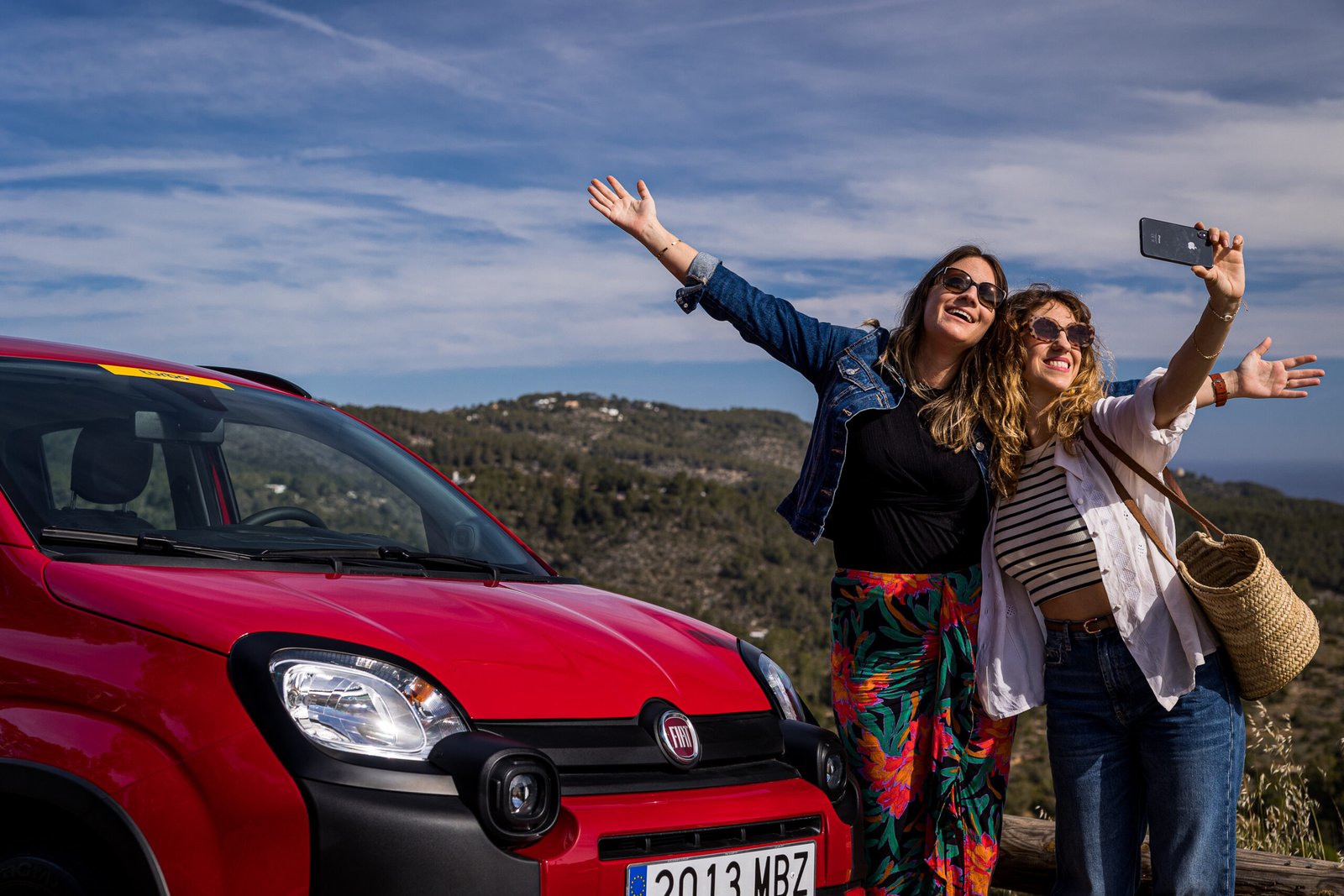 ¿Qué puedes hacer en la ciudad de Ibiza con un coche de alquiler?